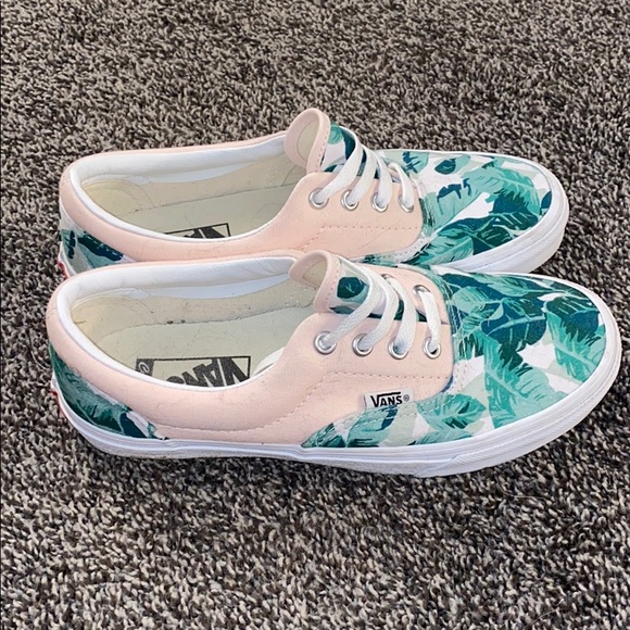 Custom Vans - Picture 5 of 8